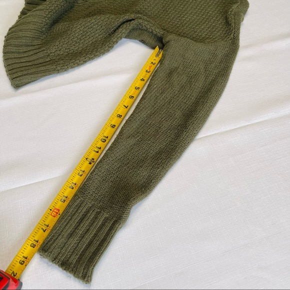 CHARLOTTE RUSSE cut out KNIT cable sweater OPEN V-Neck long sleeves Moss green M - Picture 4 of 6